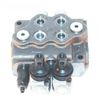 Stuurventiel Walvoil 2 secties G3-18-18L-AE handbediend 45L/min Stuurventiel Walvoil 2 secties G3-18-18L-AE handbediend 45L/min