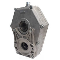 Vertragingskast 1:3 voor OMR en OMP hydromotoren, 20 kW Vertragingskast 1:3 voor OMR en OMP hydromotoren, 20 kW