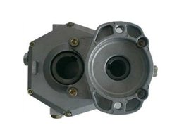 Tandwielkast standaard koppel 10 kW ratio 1:1,5 voor motor SAE-flens en 25mm as Tandwielkast standaard koppel 10 kW ratio 1:1,5 voor motor SAE-flens en 25mm as