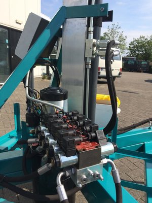 Hydraulische telescopische mast inclusief steunpoten