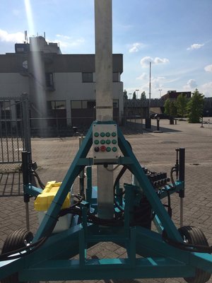 Hydraulische telescopische mast inclusief steunpoten