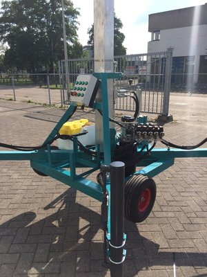 Hydraulische telescopische mast inclusief steunpoten
